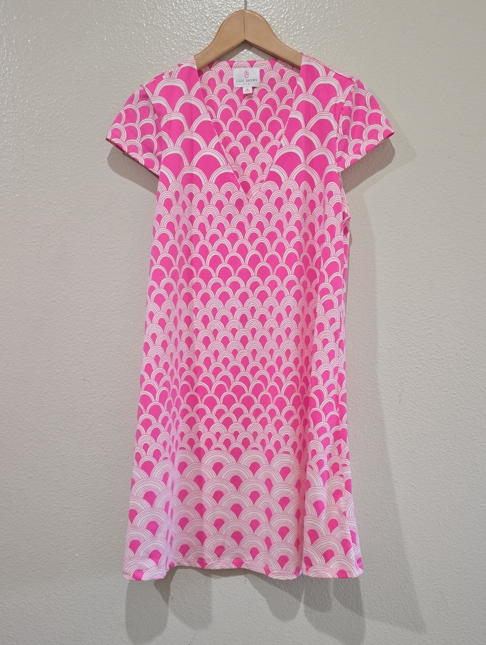 🌸 JB by Julie Brown Hot Pink & White Scallop-Pattern V-Neck Casual Dress